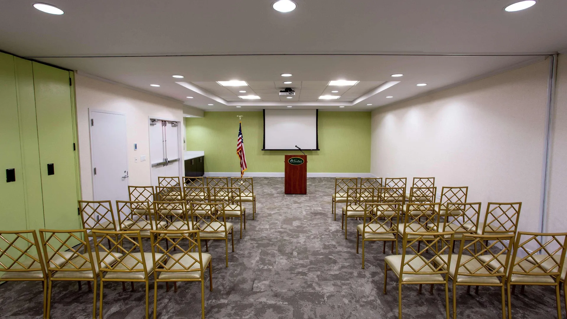 Hilton Garden Inn New York/Staten Island Hotel
