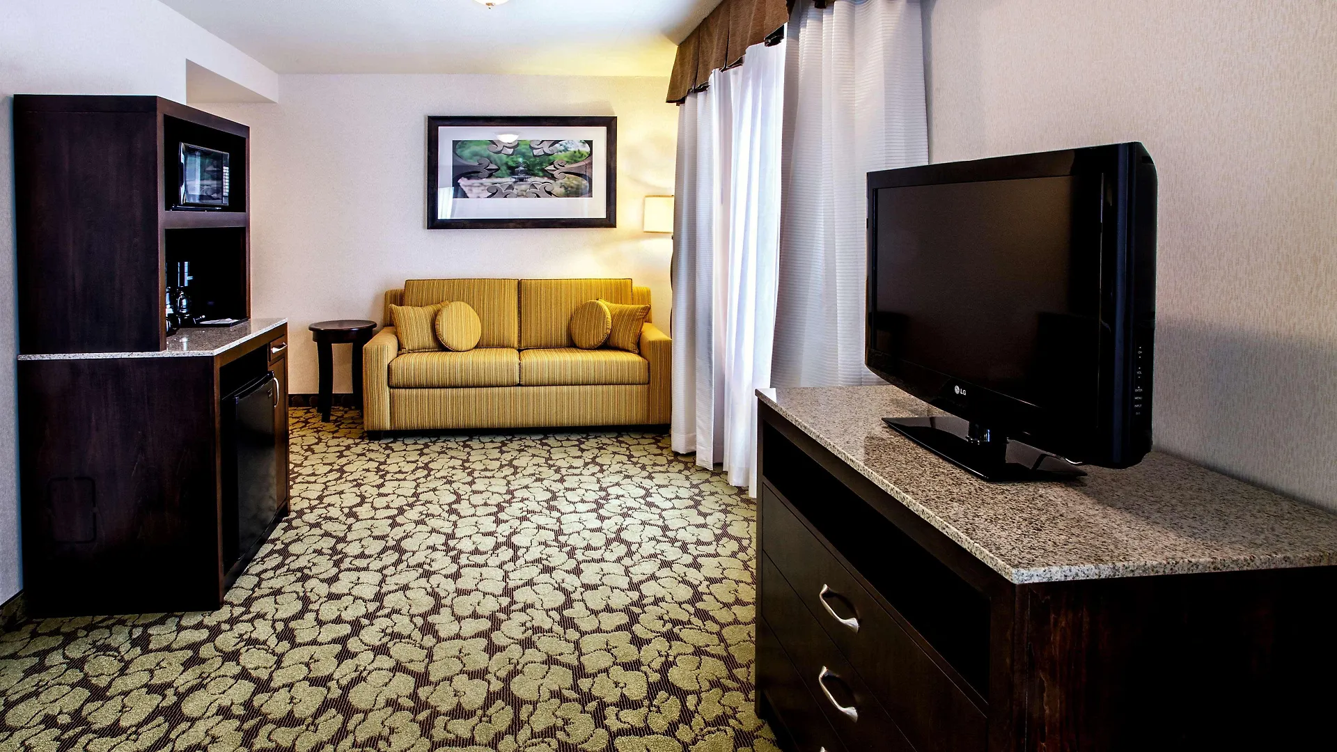 Hilton Garden Inn New York/Staten Island 3*,