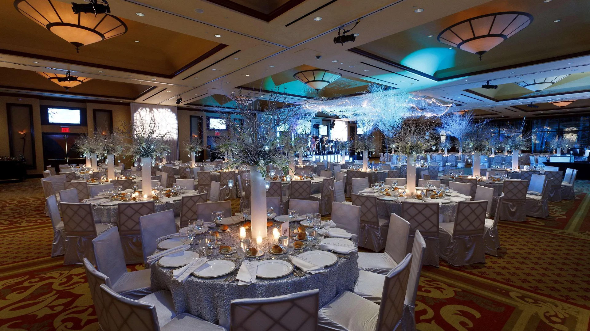 Hilton Garden Inn New York/Staten Island מלון